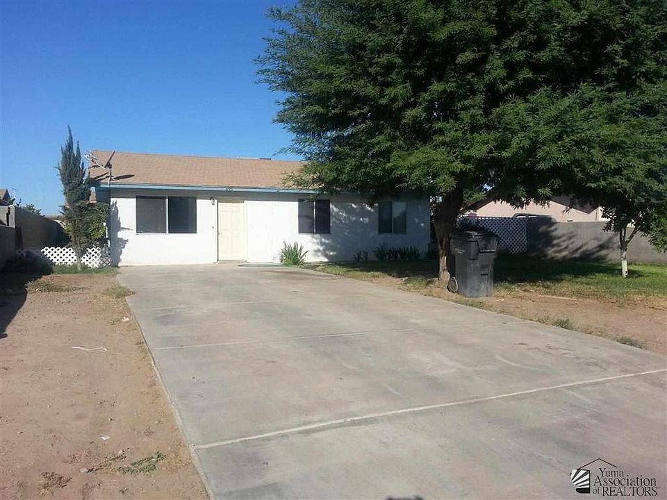 1st image of 830 N Merrill Ave
