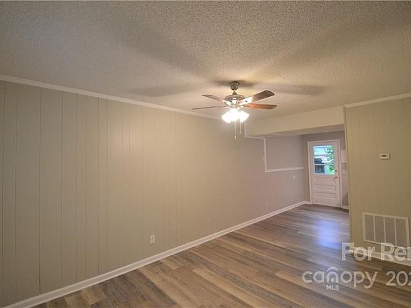 3rd image of 120 Ethel Dr #10