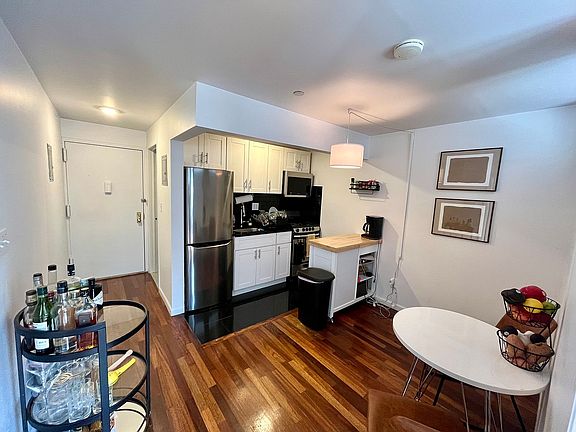3rd image of 134 Allen St APT 6
