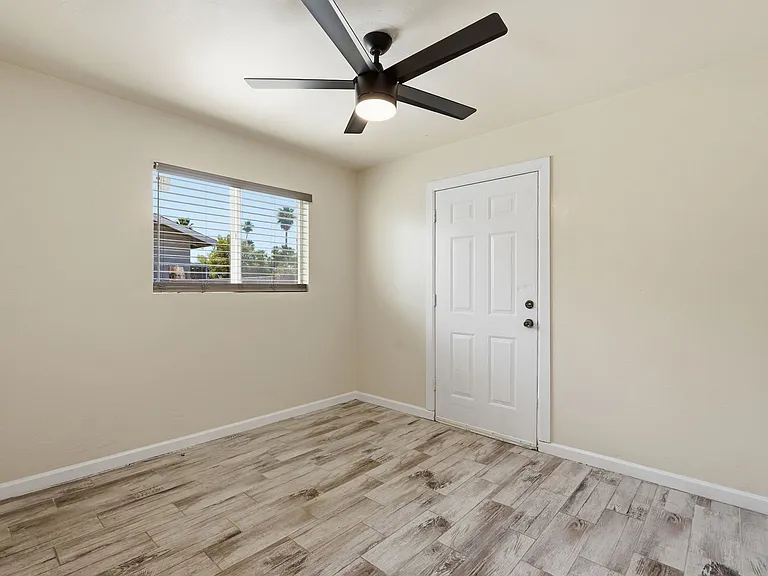 209 E McMurray Blvd — Photo 22