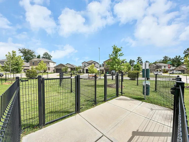68 Valiant Ridge Trl — Photo 44