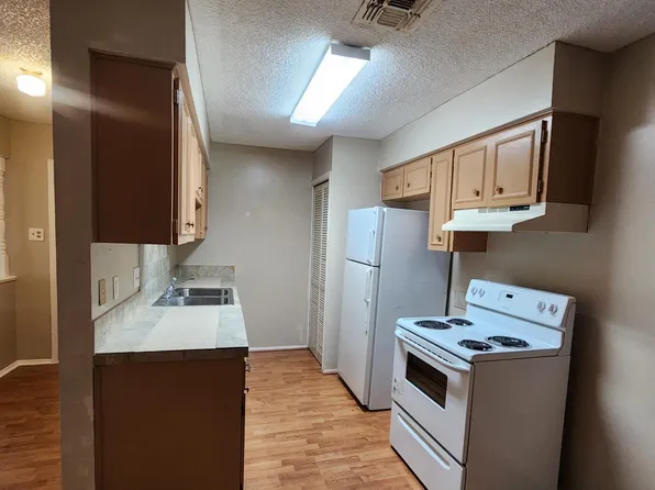2015 Anchor Dr APT 4, San Antonio, TX 78213