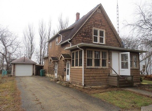 2nd image of 208 Evans Ave