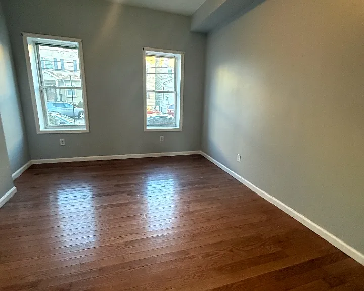146 Ripley Pl #1L — Photo 2