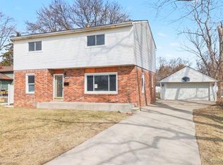 3329 Filbert St, Wayne, MI 48184