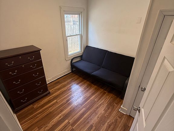 5th image of 10 Brandriff Ave