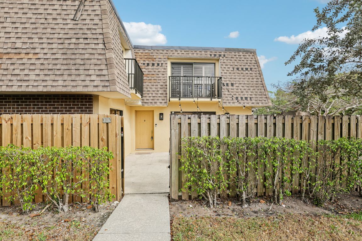 SW 22nd Cir-S0303-001.jpg