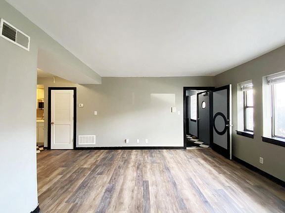 4th image of 4532 Broadway Unit 4-E