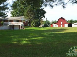 391 N Gentry Rd, Parkersburg, IL 62452