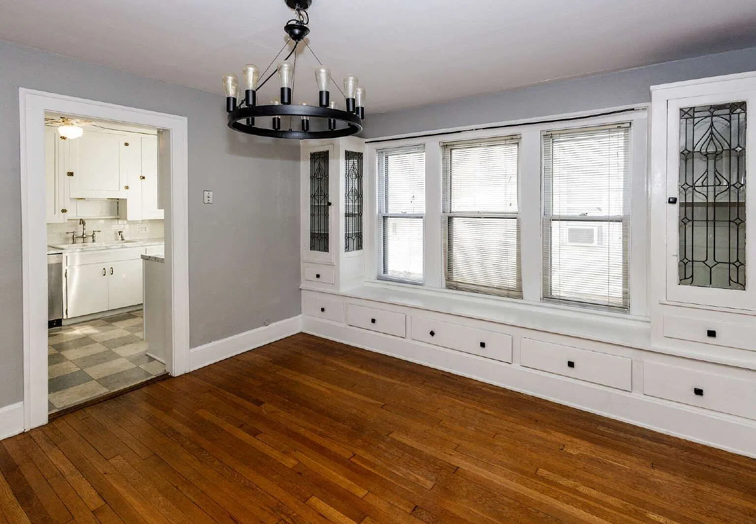 2 bed, 1.0 bath, 900 sqft, $1,150 — Photo 4