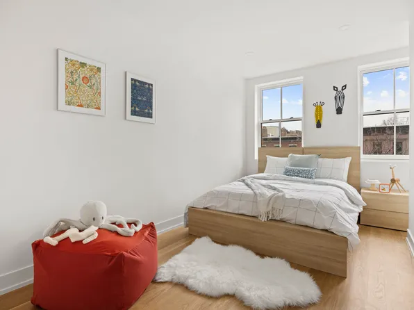 292 Gates Avenue image 15 of 23