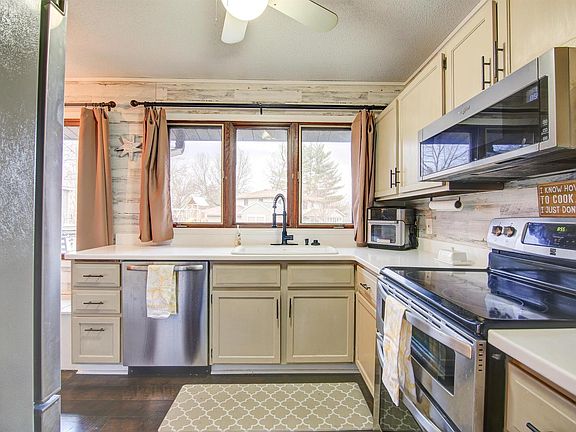 5th image of 584 Woodland Dr