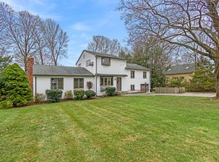 8 Esquire Rd, Norwalk, CT 06851