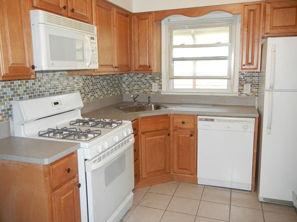 1st image of 15750 21st Ave