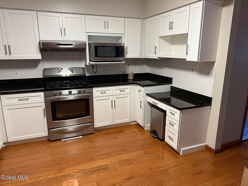 4th image of 31 Ponderosa Drive