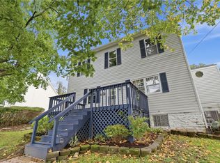 692 Amity Ridge Rd, Amity, PA 15311