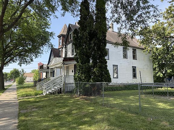 4th image of 2727 N 24th PLACE
