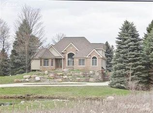 2497 Academy Rd, Holly, MI 48442