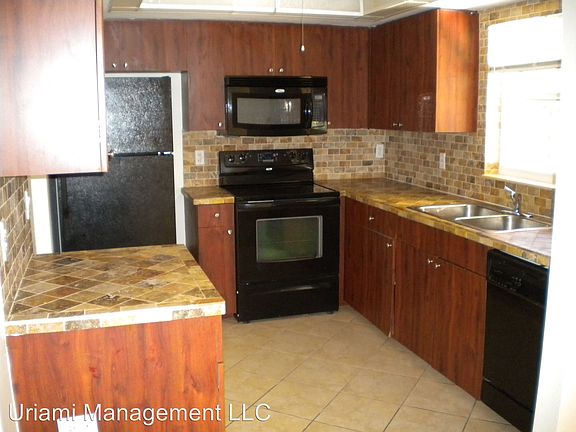 5th image of 1342 NE Van Loon Ln
