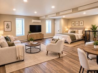 1 Ranch Ct #2, Saddle Brook, NJ 07663