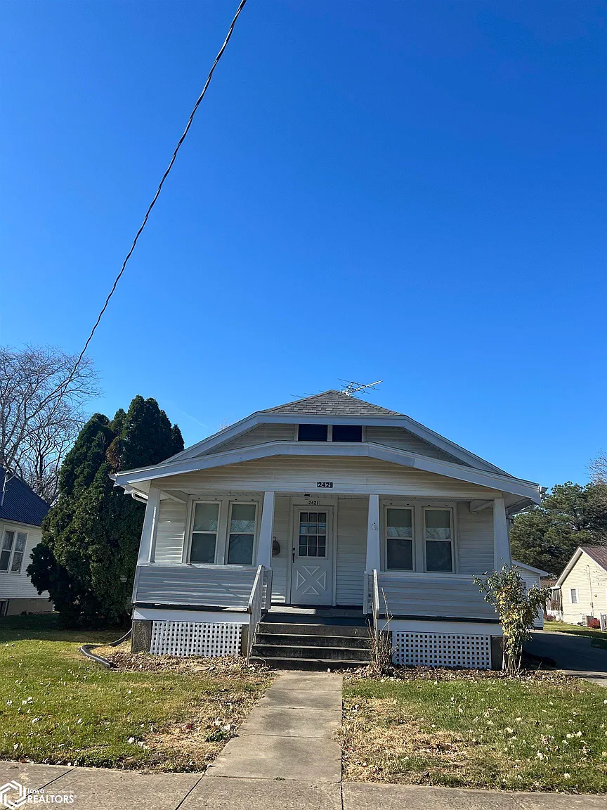 2421 Gnahn St photo 1