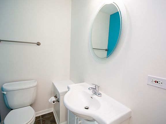 4th image of 208 E Victoria Cir Unit 208