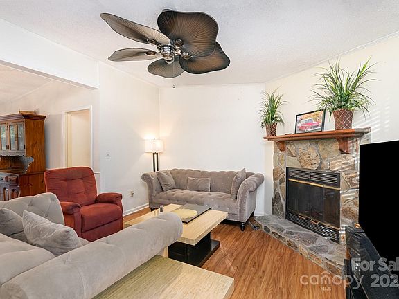 4th image of 8031 Gera Emma Dr