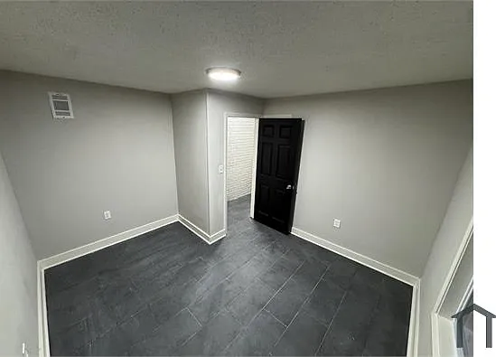 2379 Saratoga Ave — Photo 4