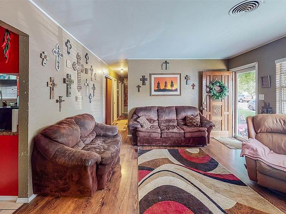 3rd image of 1132 W Coal Ave