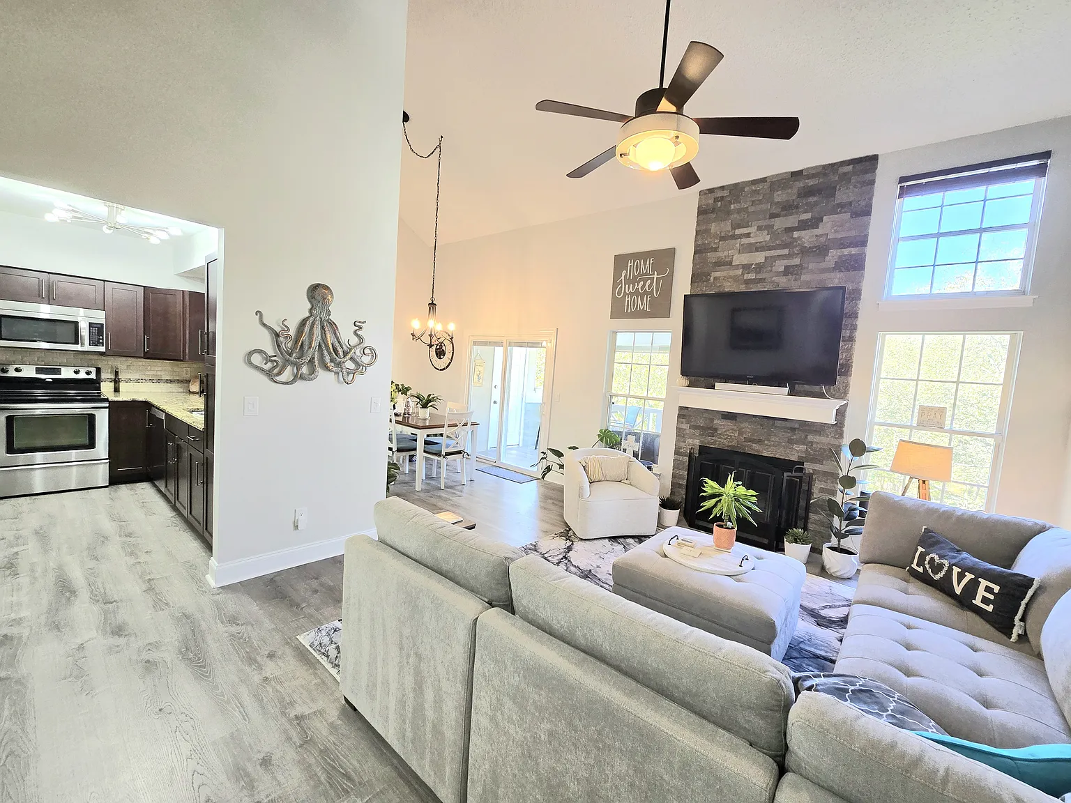 2 bed, 1022 sqft, $2,700 — Photo 4