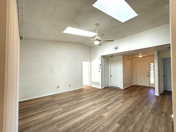 4th image of 1625 Bobolink Ln