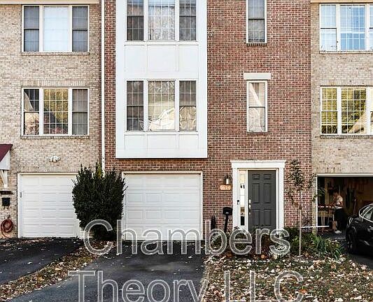 3rd image of 1614 S Taylor St