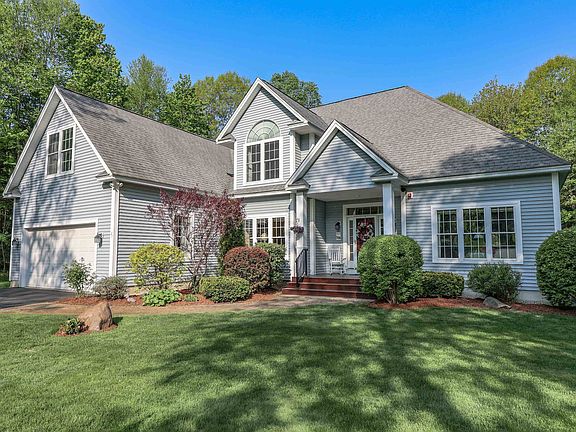 3rd image of 27 Farrwood Drive