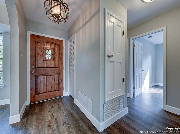 2nd image of 7014 N Forest Crest St
