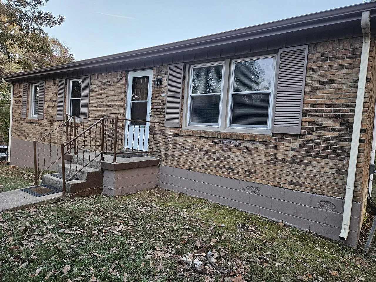 3 bed, $1,400 — Photo 1