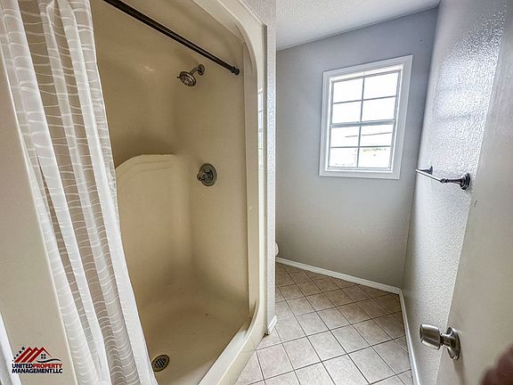 3rd image of 607 Winged Foot Dr