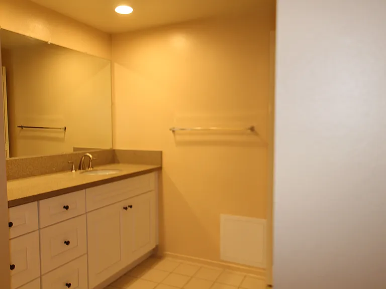 1137 Rosecrans Ave — Photo 14