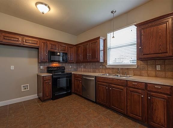 4th image of 10420 Trevino Ln