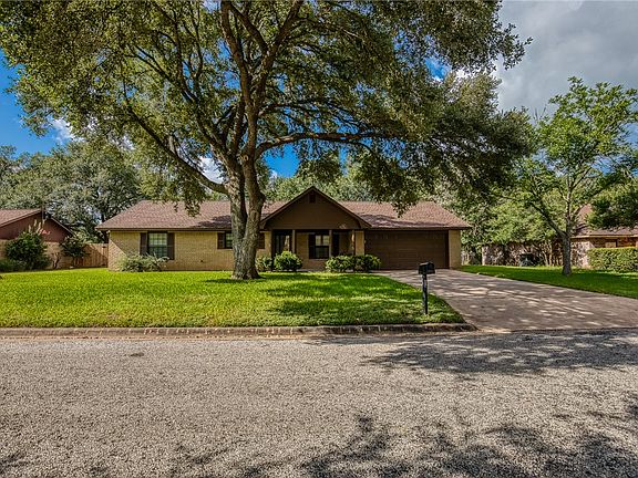 3rd image of 110 Meadow Dr