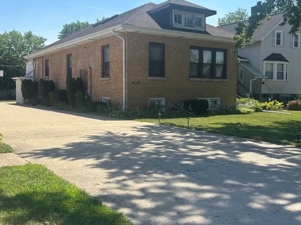 4825 W Jarlath St, Lincolnwood, IL 60712
