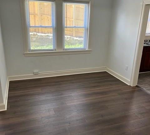 4th image of 911 Guilford Ave #5