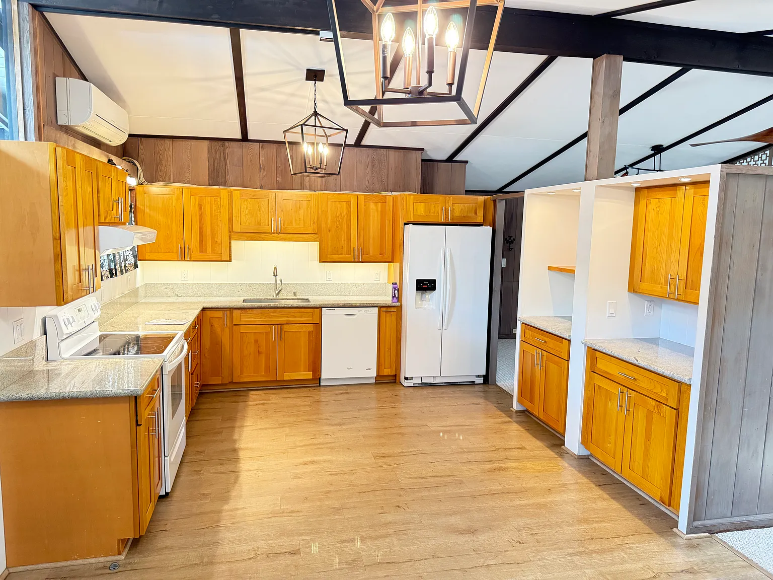 3 bed, 2200 sqft, $5,500 — Photo 4