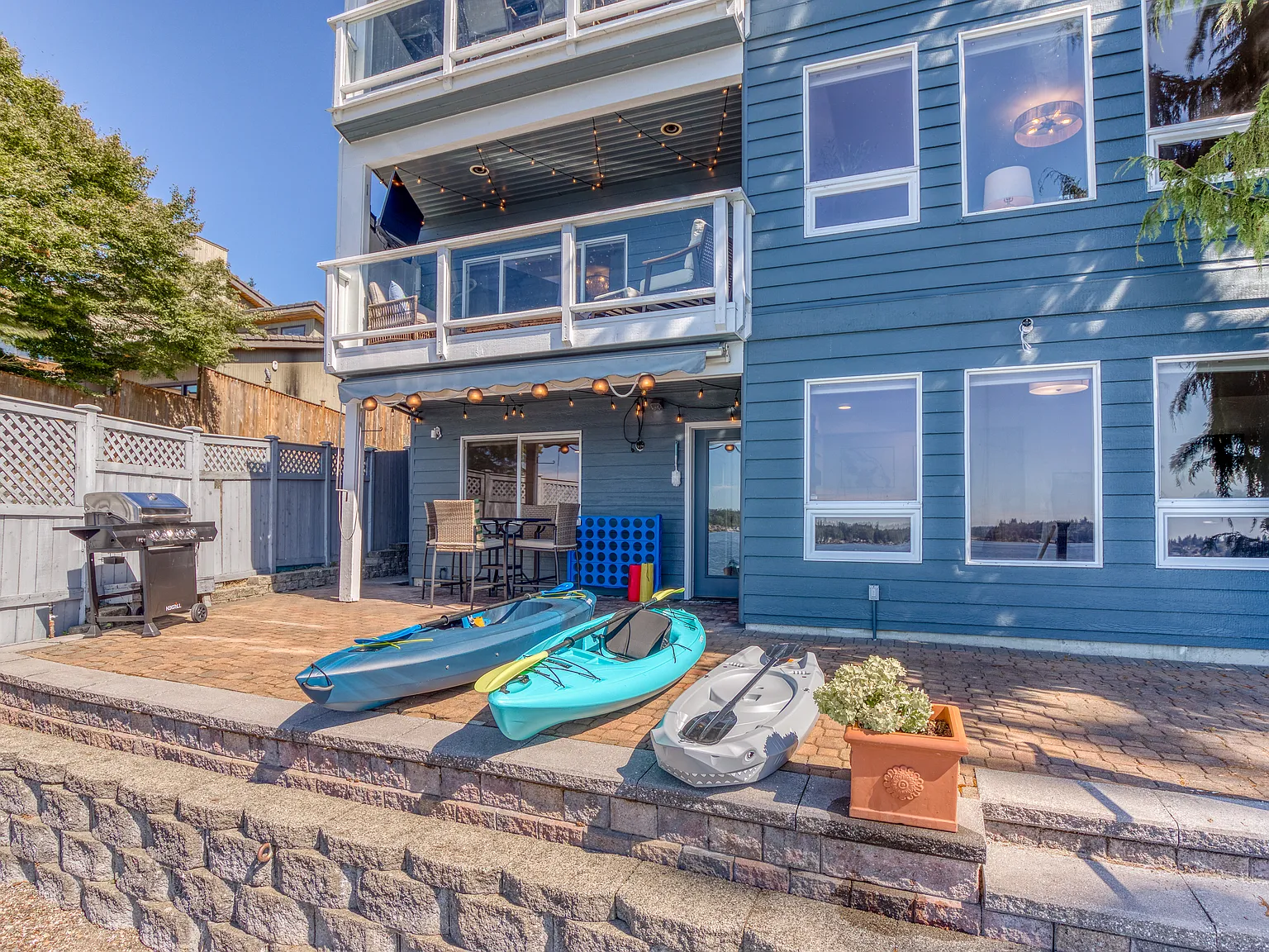 11402 N Lakeshore Dr — Photo 1
