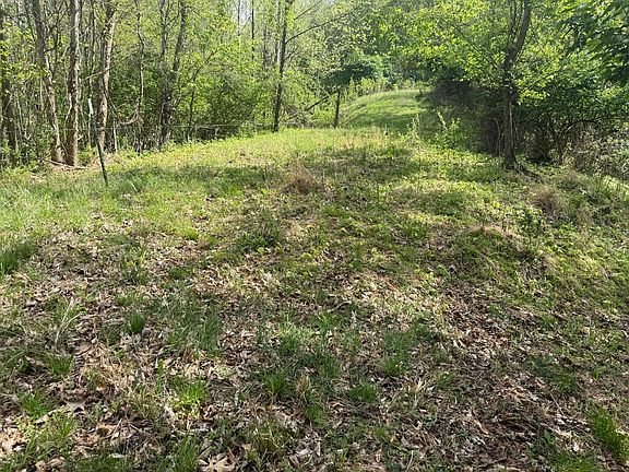 4th image of Quinnwood Ln