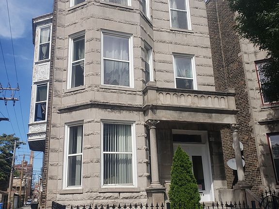 2nd image of 3138 W Fullerton Ave #3
