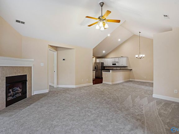 4th image of 66 Laurel Ln #602