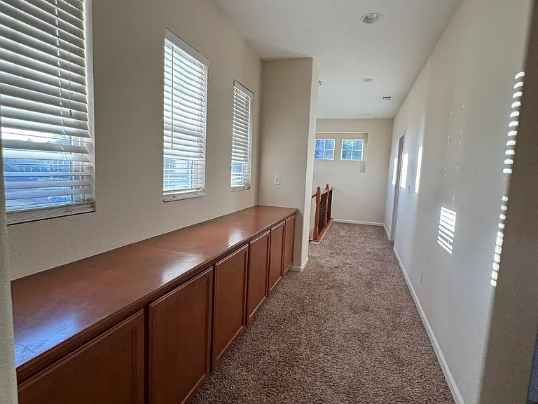 2912 Safford Ave — Photo 13
