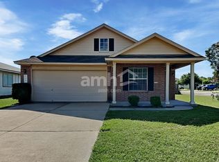 100 Loryn Dr, Hutto, TX 78634
