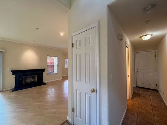 4th image of 935 W Spain St APT K