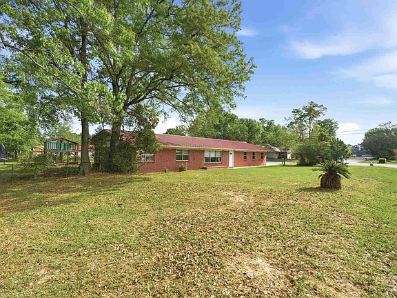 2nd image of 100 Woodland Ave